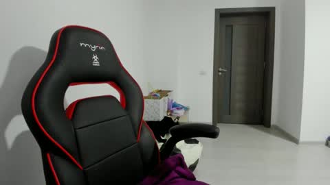 Snapshot of amiraisa chatting on 09-17-25, 01:29 Amiraisa online show from 09-17-25, 01:29