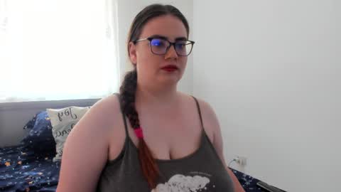 Snapshot of amiravyxen chatting on 05-19-26, 06:31 Amira Vyxen online show from 05-19-26, 06:31