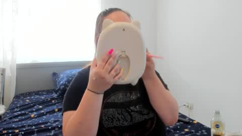 Snapshot of amiravyxen chatting on 05-20-26, 07:47 Amira Vyxen online show from 05-20-26, 07:47