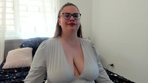 Snapshot of amiravyxen chatting on 05-26-26, 05:47 Amira Vyxen online show from 05-26-26, 05:47