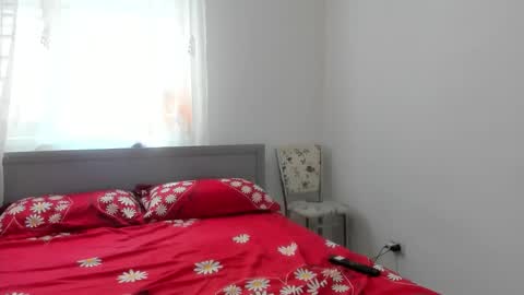 Snapshot of amiravyxen chatting on 06-09-26, 08:15 Amira Vyxen online show from 06-09-26, 08:15