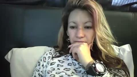 Snapshot of ammber3 chatting on 12-19-24, 11:18 Paula D online show from 12-19-24, 11:18