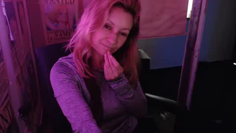 Snapshot of ammber3 chatting on 02-14-25, 05:46 Paula D online show from 02-14-25, 05:46