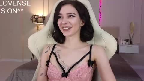 Snapshot of ammy_77 chatting on 06-25-26, 10:20 Ammy online show from 06-25-26, 10:20