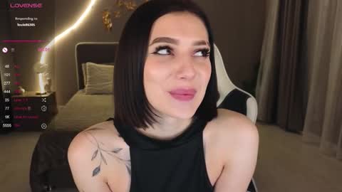 Snapshot of ammy_cumwme chatting on 10-28-25, 11:03 Ammy dont forget to thumbs up me online show from 10-28-25, 11:03