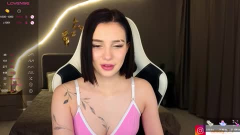 Snapshot of ammy_cumwme chatting on 12-14-25, 02:50 Ammy dont forget to thumbs up me online show from 12-14-25, 02:50