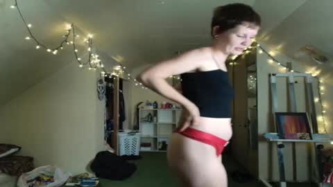 Amora Mystic online show from 10-16-25, 04:02