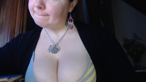 amorelara online show from 02-01-25, 04:14