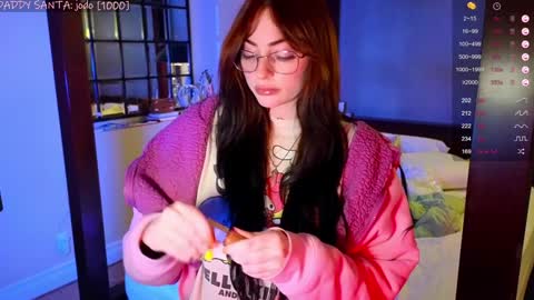 Snapshot of amphetameme chatting on 12-18-24, 04:53 sierra online show from 12-18-24, 04:53