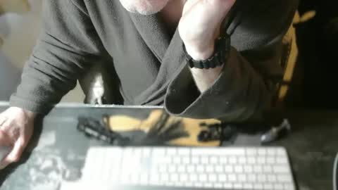 amslave4f online show from 04-21-26, 07:25