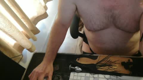 Snapshot of amslave4f chatting on 06-15-26, 05:15 amslave4f online show from 06-15-26, 05:15