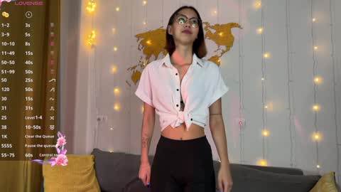 Snapshot of amurakim chatting on 12-10-24, 05:22 Amura Kim online show from 12-10-24, 05:22