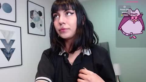 Amy 3 online show from 11-13-25, 04:44