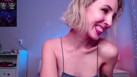 Snapshot of amy_glorious chatting on 01-28-25, 03:25 Amy online show from 01-28-25, 03:25
