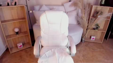 Snapshot of amy_kiitty chatting on 12-27-24, 01:22 online show from 12-27-24, 01:22