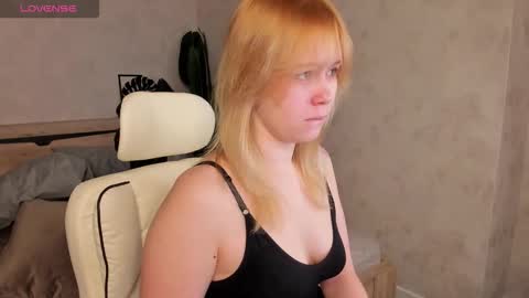 Snapshot of amy_kimberlly chatting on 10-14-25, 12:00 Amy online show from 10-14-25, 12:00