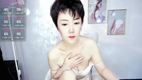 Snapshot of amy_olivia88 chatting on 11-06-25, 09:26 Olivia online show from 11-06-25, 09:26