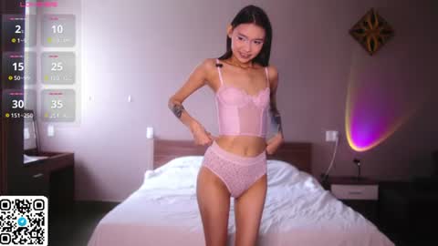 Snapshot of amy_peachy chatting on 07-09-26, 04:27 Amy online show from 07-09-26, 04:27