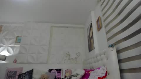 Amy Caroland online show from 10-27-25, 12:04