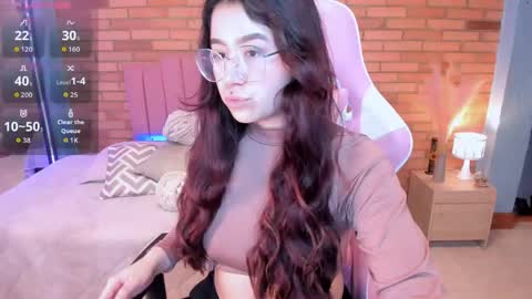 Snapshot of amy_sophiaa chatting on 05-20-26, 11:27 Amy sophia 3 online show from 05-20-26, 11:27