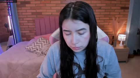 Snapshot of amy_sophiaa chatting on 05-21-26, 11:28 Amy sophia 3 online show from 05-21-26, 11:28