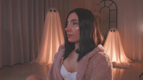 Amy Armstrong online show from 10-16-25, 01:39