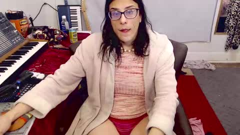 Snapshot of amyattack chatting on 11-03-25, 10:27 Trashely Gimpson online show from 11-03-25, 10:27