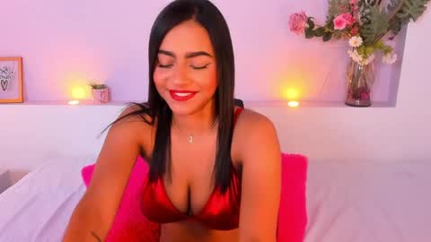 Snapshot of amybarton chatting on 12-12-24, 02:33 My name is AMY... Nice to meet you thumb up me please its important online show from 12-12-24, 02:33