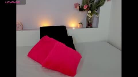 Snapshot of amybarton chatting on 12-28-24, 04:30 My name is AMY... Nice to meet you thumb up me please its important online show from 12-28-24, 04:30