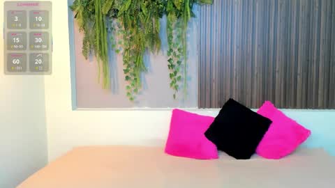 Snapshot of amybarton chatting on 09-18-25, 04:42 My name is AMY... Nice to meet you thumb up me please its important online show from 09-18-25, 04:42