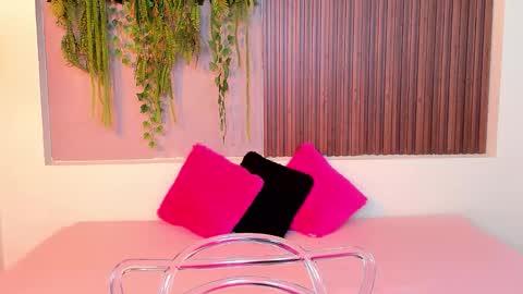 Snapshot of amybarton chatting on 10-03-25, 04:26 My name is AMY... Nice to meet you thumb up me please its important online show from 10-03-25, 04:26