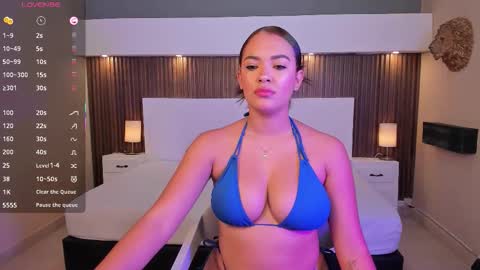 Snapshot of amyjohnsonn chatting on 10-20-25, 12:05 amyjohnsonn online show from 10-20-25, 12:05