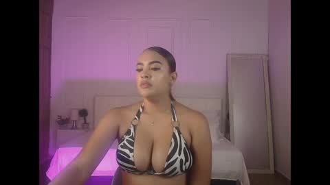 Snapshot of amyjohnsonn chatting on 04-24-26, 04:37 amyjohnsonn online show from 04-24-26, 04:37