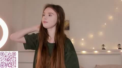 Snapshot of amylovesyouu chatting on 12-18-25, 01:00 amylovesyouu online show from 12-18-25, 01:00