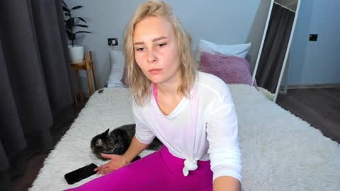 Snapshot of amymilson chatting on 12-19-24, 04:13 amymilson online show from 12-19-24, 04:13