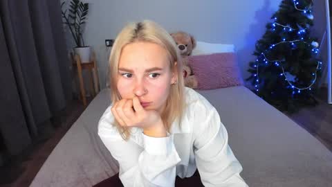 Snapshot of amymilson chatting on 01-08-25, 04:44 amymilson online show from 01-08-25, 04:44