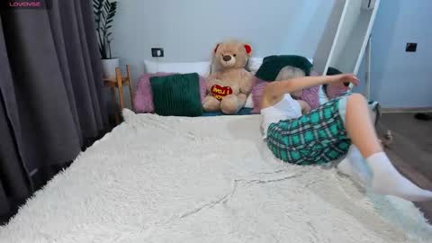 Snapshot of amymilson chatting on 02-16-25, 10:54 amymilson online show from 02-16-25, 10:54