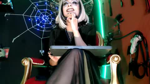 Snapshot of amymistress chatting on 10-26-25, 10:58 Amy Wong Grey online show from 10-26-25, 10:58