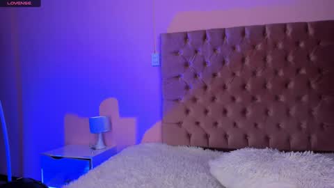 Amy ... Nice to meet u   thumb up me please its important online show from 02-05-25, 04:06