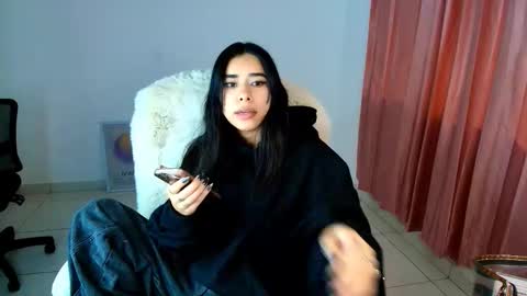 Snapshot of amyolimpo chatting on 01-13-26, 06:40 Amy ... Nice to meet u thumb up me please its important online show from 01-13-26, 06:40