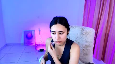 Snapshot of amyolimpo chatting on 02-12-26, 11:11 Amy ... Nice to meet u thumb up me please its important online show from 02-12-26, 11:11