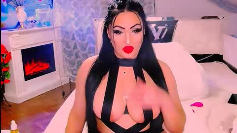 Snapshot of amyrarosera chatting on 10-04-25, 09:13 Alimoonyia online show from 10-04-25, 09:13
