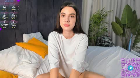 Emily online show from 01-10-25, 01:09