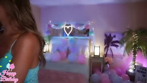 Snapshot of amyvalentine chatting on 07-10-26, 05:56 AmyValentine online show from 07-10-26, 05:56