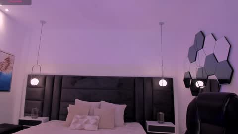 AMY WALKER online show from 02-01-25, 04:00