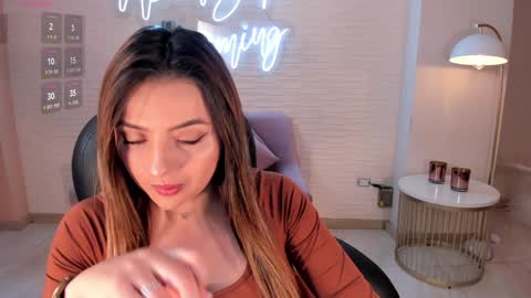 Snapshot of amywoods chatting on 01-25-25, 12:59 online show from 01-25-25, 12:59