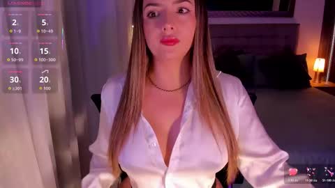 Snapshot of amywoods chatting on 10-21-25, 07:47 online show from 10-21-25, 07:47