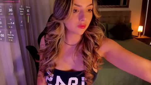 Snapshot of amywoods chatting on 11-21-25, 08:07 online show from 11-21-25, 08:07