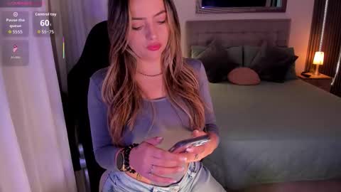 Snapshot of amywoods chatting on 11-24-25, 02:50 online show from 11-24-25, 02:50