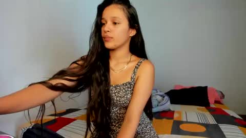 Snapshot of amyy_28 chatting on 07-13-26, 04:32 Amyy online show from 07-13-26, 04:32